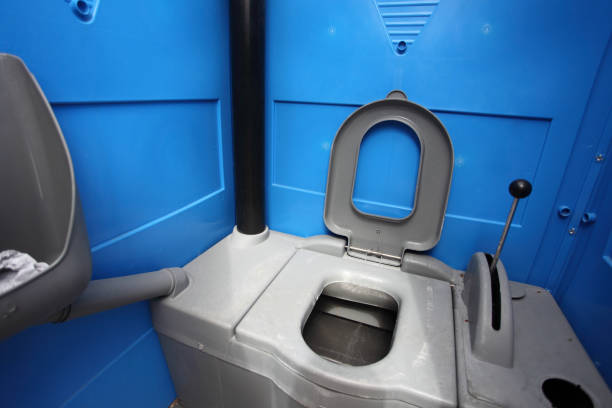 Porta potty delivery and setup in Alton, IA